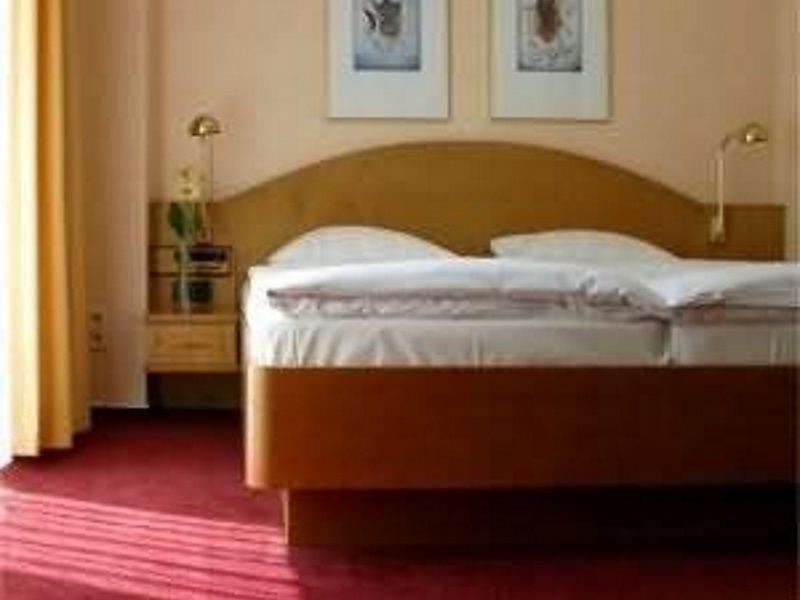Hotel Kurfuerstendamm Am Adenauerplatz Berlin Bagian luar foto