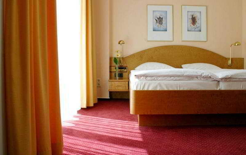 Hotel Kurfuerstendamm Am Adenauerplatz Berlin Bagian luar foto